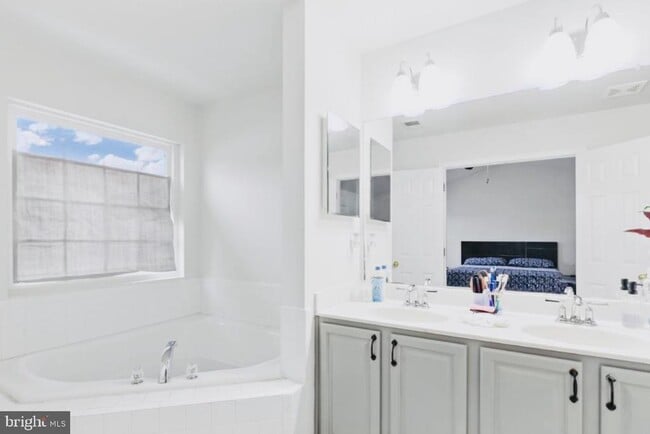 Foto del edificio - 9078 Brewer Creek Pl