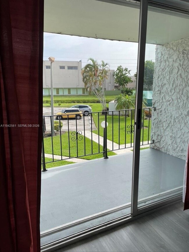 Foto del edificio - 8701 SW 141st St