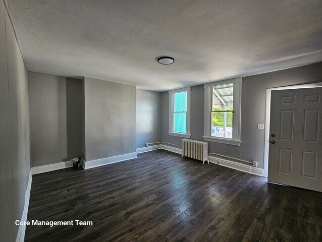 Building Photo - 14 Courtright St