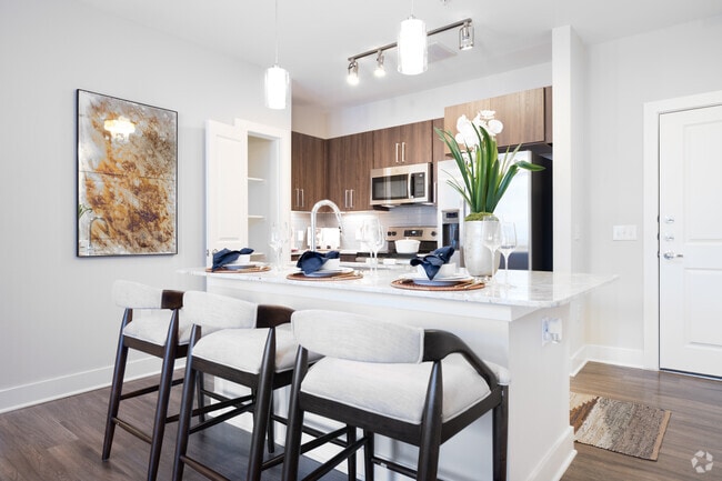 2HAB, 2BA - 1043SF - Everleigh Lakeline 60+ Active Adult Apartment Homes