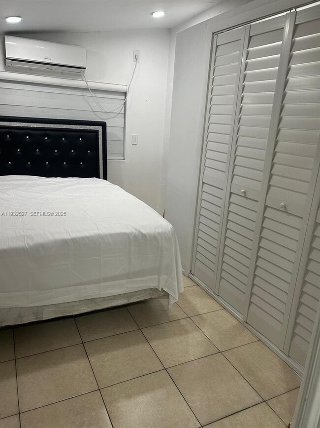 Foto del edificio - 1911 Arcadia Dr