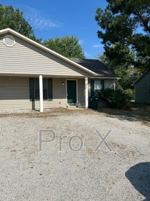 Building Photo - 7083 SE 66th Terrace