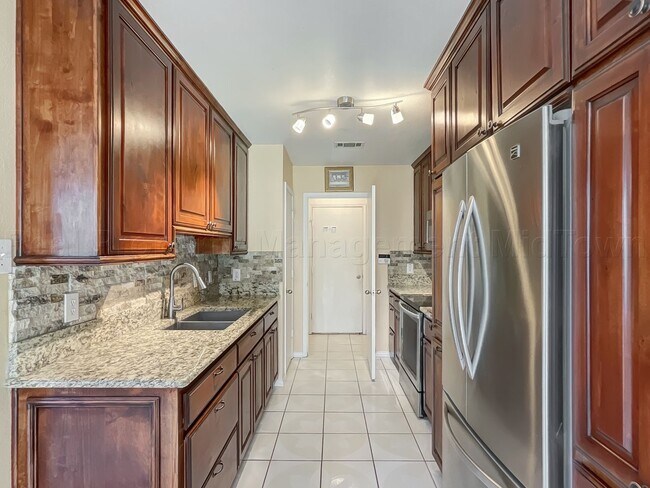 Foto del edificio - Charming Home in Established Community in ...