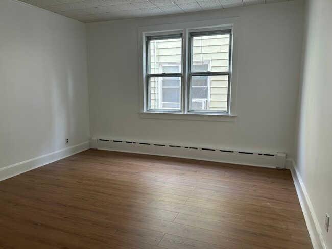 Building Photo - 34 Sand St