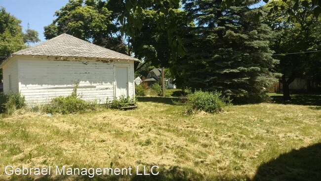 Building Photo - 303 E Kearsley St