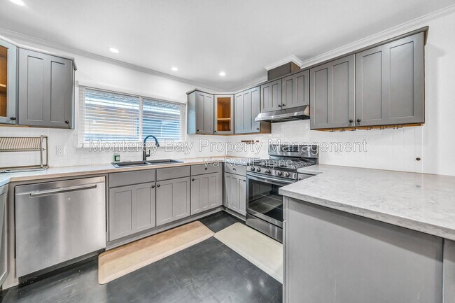 Foto del edificio - 20 Del Robles Ave