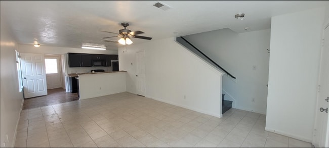 Photo - 1426 Ruthven St House