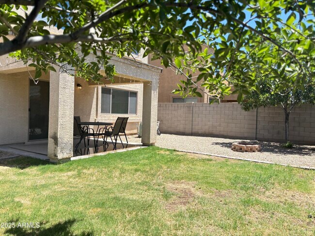 Foto del edificio - 7265 W Glenn Dr