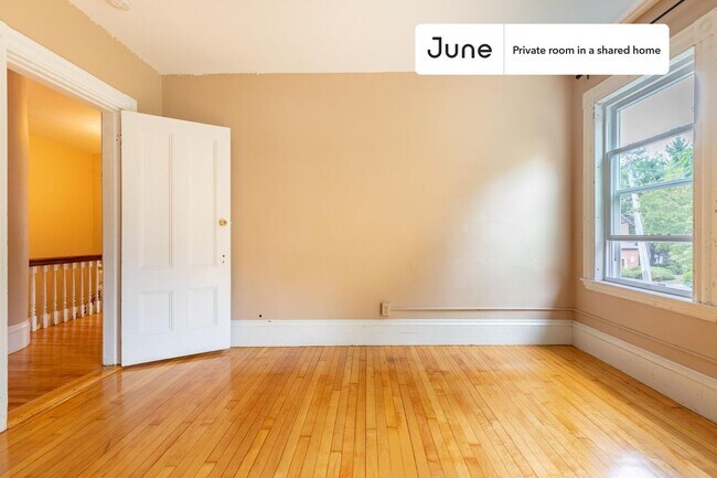 Foto del edificio - Room in Shared 6 bed/2 bath home
