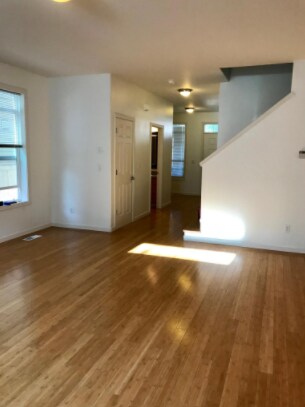 Building Photo - 15112 NE 1st Ave