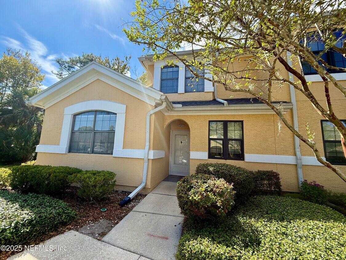 Foto principal - 1911 VISTA COVE Rd