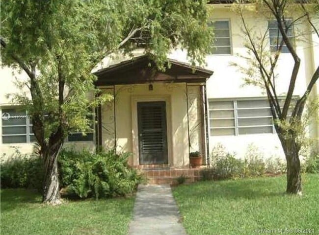 Building Photo - 430 Malaga Ave