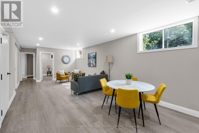 Building Photo - 21 Little Lake Dr