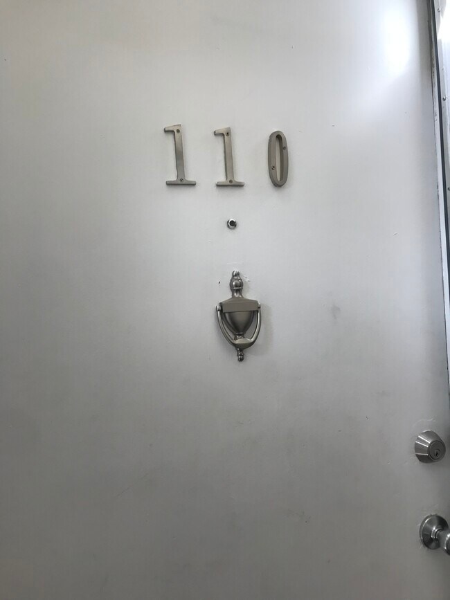 Building Photo - 110 College Dr