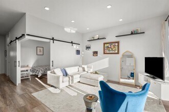 Building Photo - 4004 Banister Ln