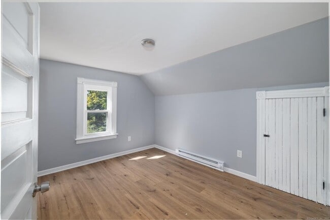 Building Photo - 27 Wood St