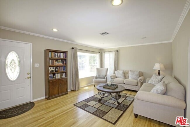 Foto del edificio - 3556 S Bentley Ave