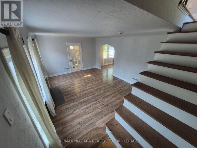 Building Photo - 5944 Dorchester Rd