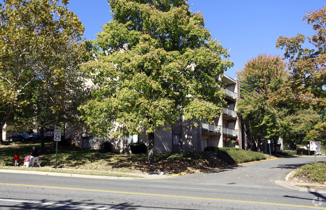 Landmark Terrace Apartments - Landmark Terrace