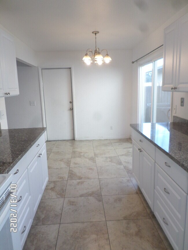 Dining Area - 1594 Silver Creek Cir