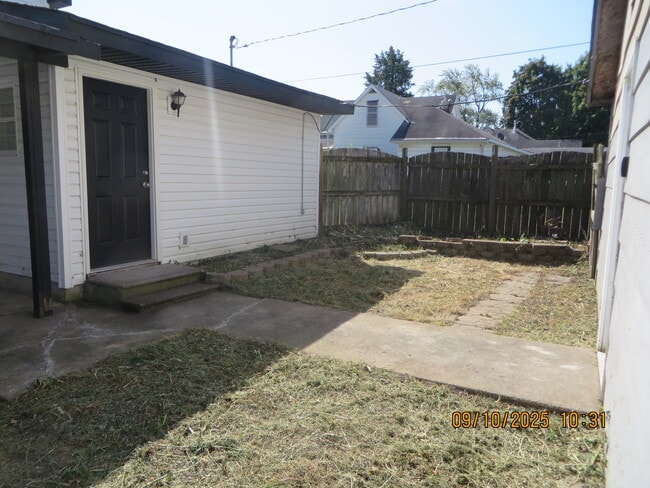 Building Photo - 2119 Noble St