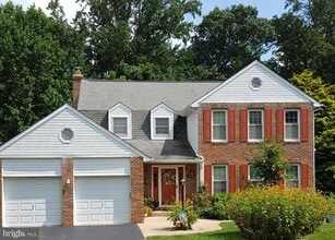 Building Photo - 8268 Rippling Branch Rd