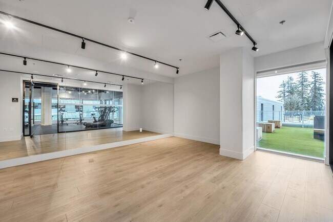 Photo du bâtiment - 13573-1398A 98a Ave