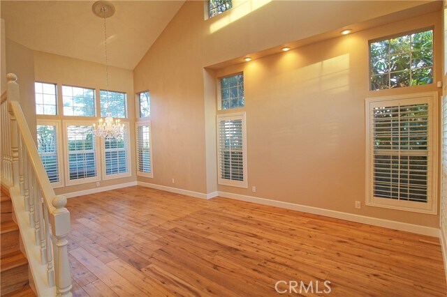 Building Photo - 6939 Ridgetop Dr