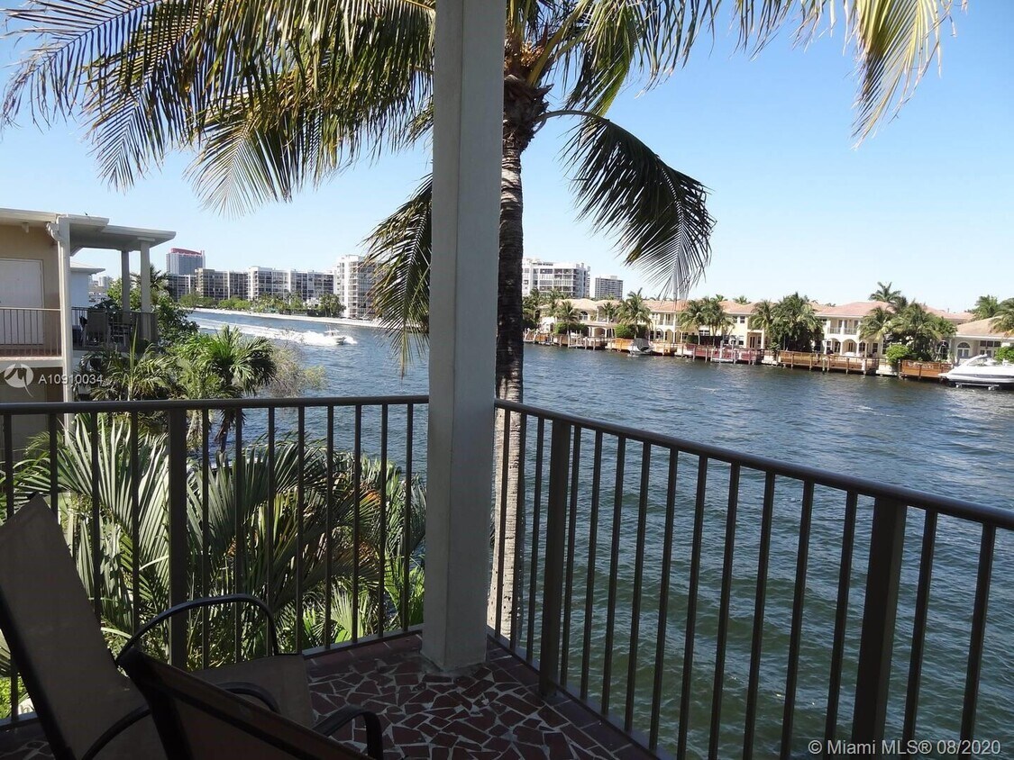 Primary Photo - 2200 S Ocean Dr