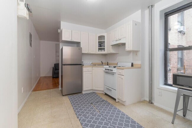 Foto del edificio - 317 E 93rd St