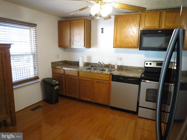 Foto del edificio - 1513 Wampanoag Dr