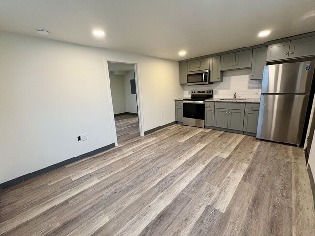 Building Photo - 202 S Lawrence St