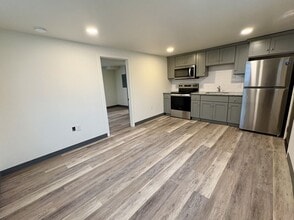 Building Photo - 202 S Lawrence St