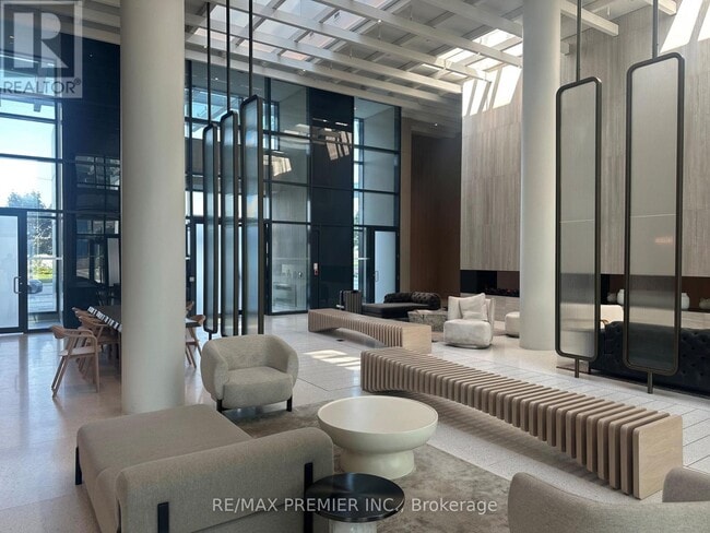 Photo du bâtiment - 225 Commerce St