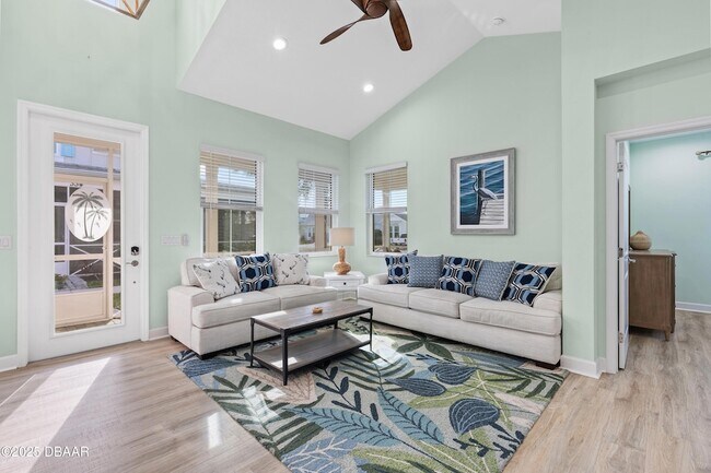 Foto del edificio - 569 Daiquiri Pl