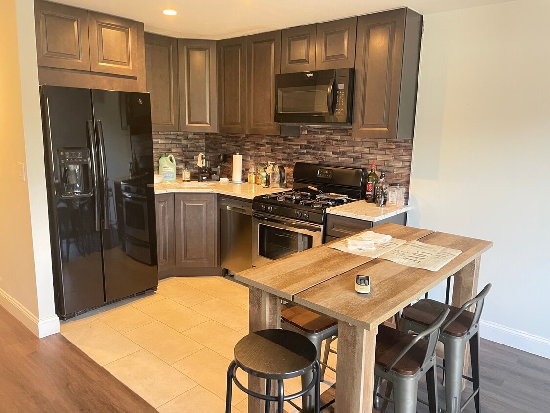 1114 Main Ave, Astoria, NY 11102 Townhome Rentals in Astoria NY