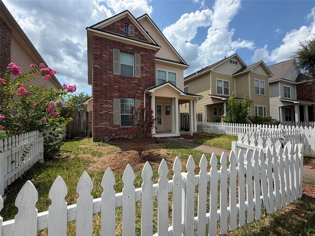 Foto del edificio - 14434 Summer Garden Dr