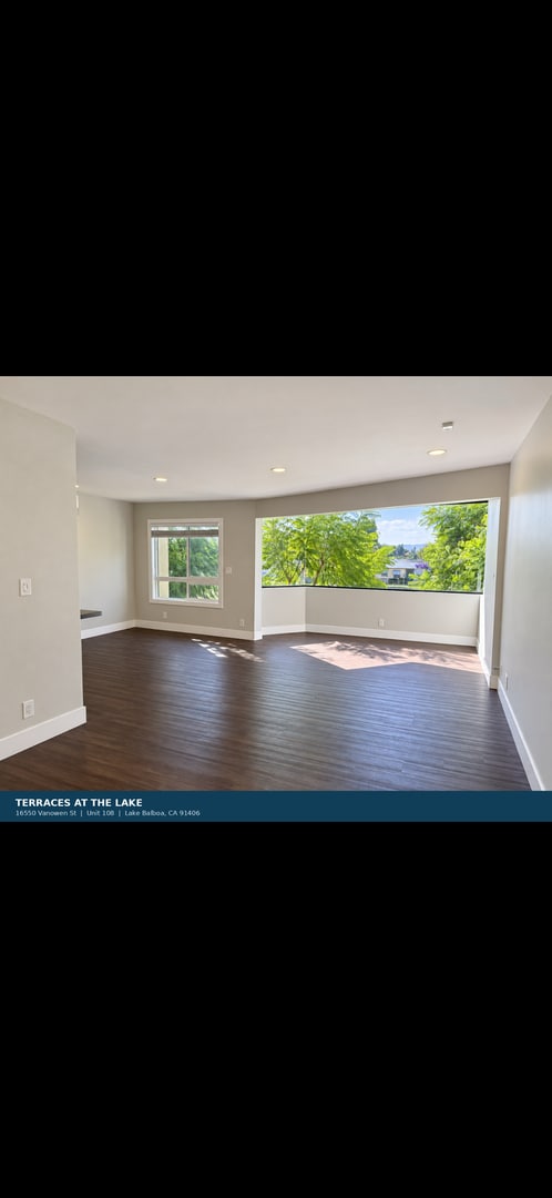 Interior Photo - Terraces at the Lake