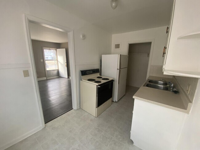 Foto del edificio - 854 S Crestway St