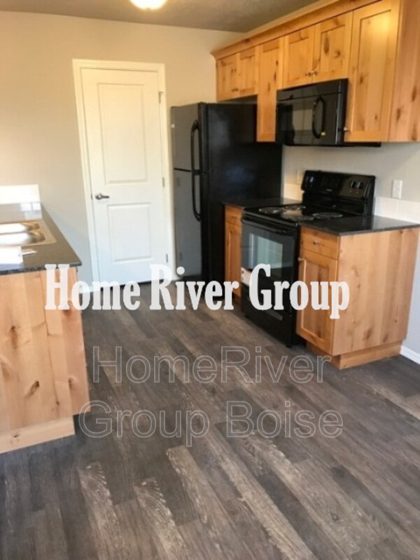 Foto del edificio - 1324 S Edgewater Cir