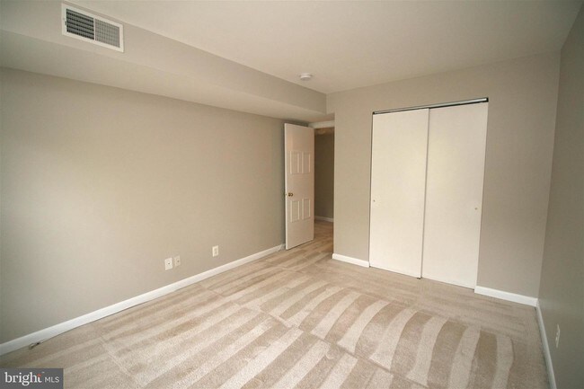 Building Photo - 35 Pickering Ct