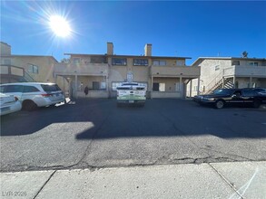 Building Photo - 6229 Yerba Ln