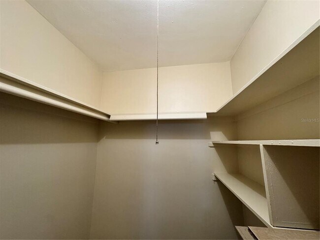 Foto del edificio - 250 Rosery Rd NW #206