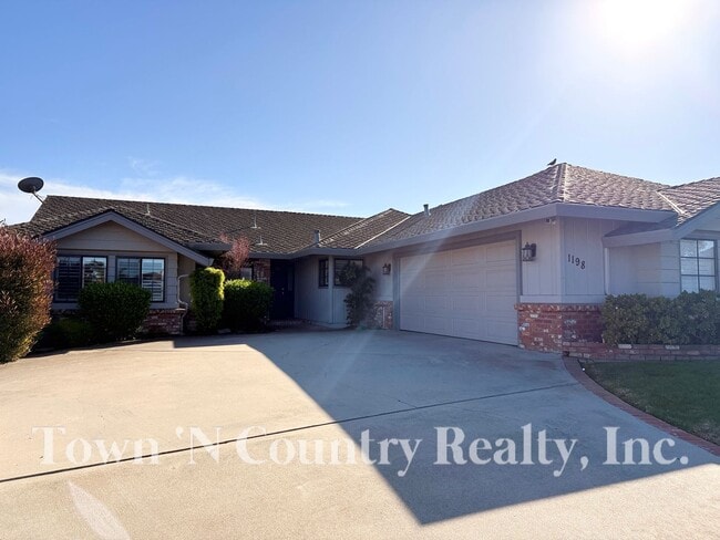 Foto del edificio - 1198 Loyola Dr