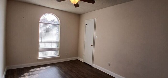 Foto del edificio - Summerfields Beauty: Oversized Kitchen + Flex 4th Bedroom