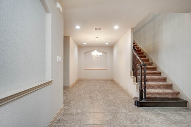 Building Photo - 24111 Valencia Ridge Ln