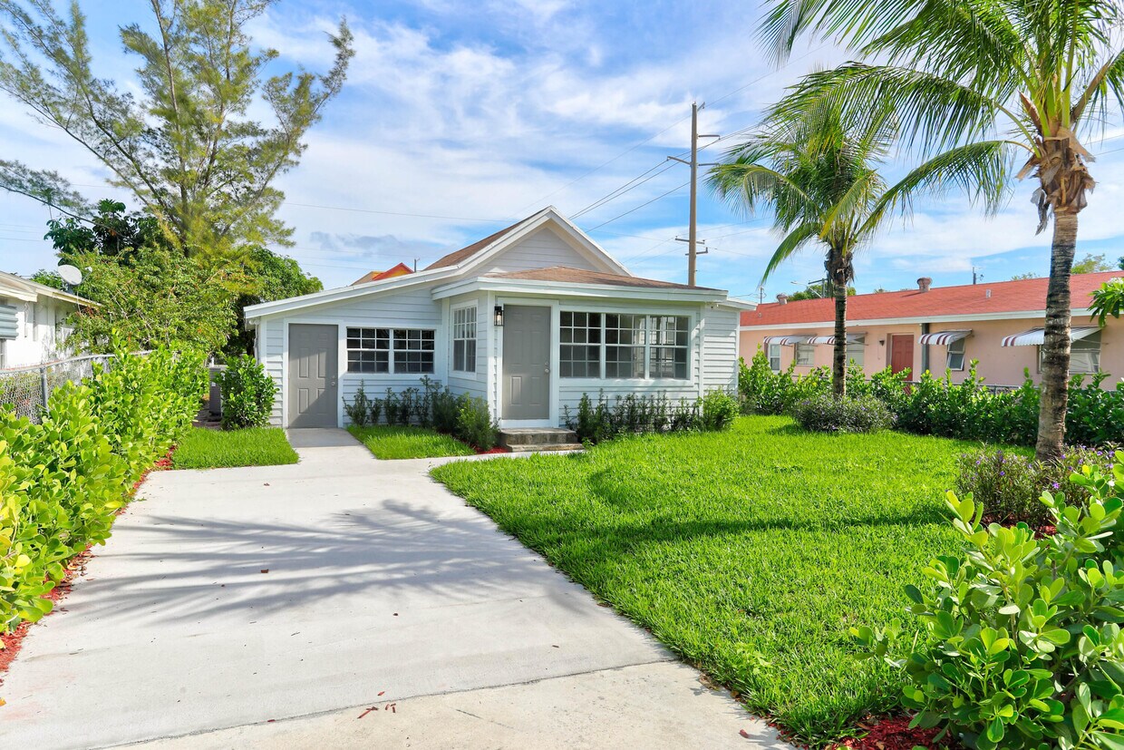 Primary Photo - 43 SW 11th Ave