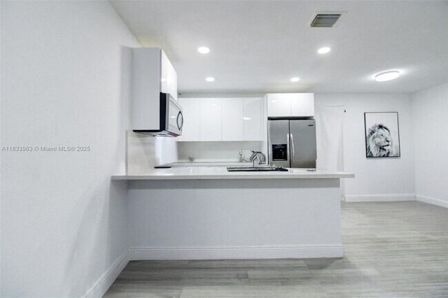Building Photo - 5510 NW 30th Ave
