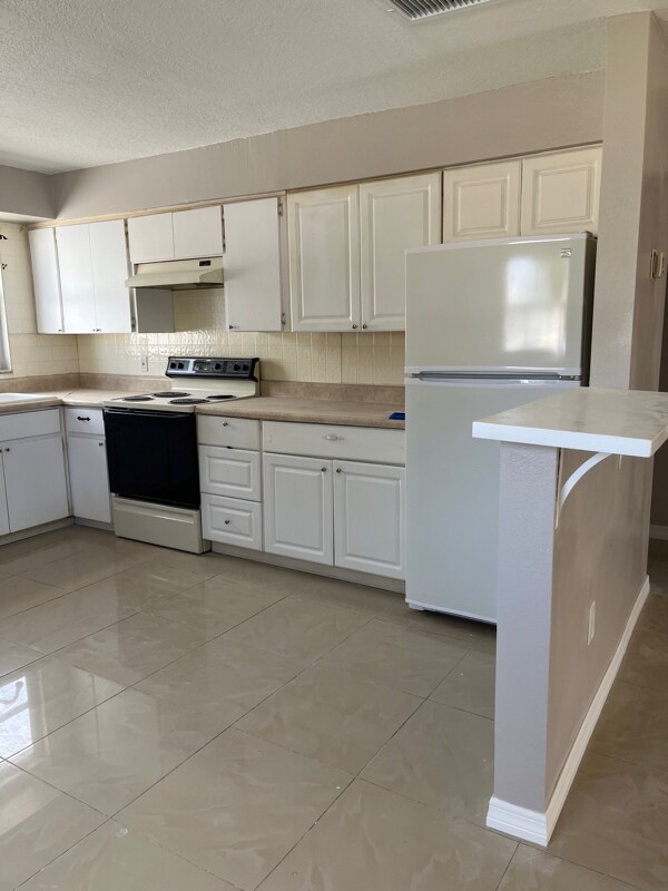 Foto del edificio - 815 13th Ave NW