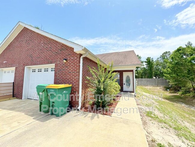 Building Photo - 1014 Airport Rd